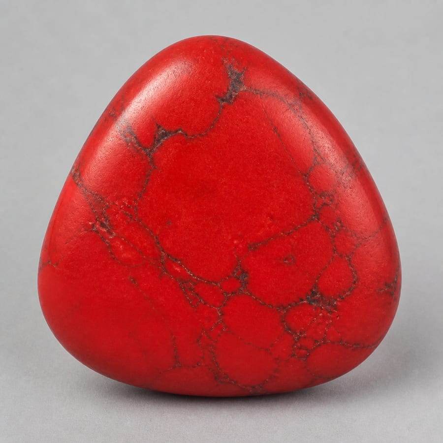 Howlite teintée rouge - Variante polie